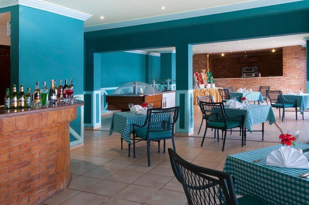 Фото отеля CONTINENTAL PLAZA BEACH & AQUA PARK RESORT