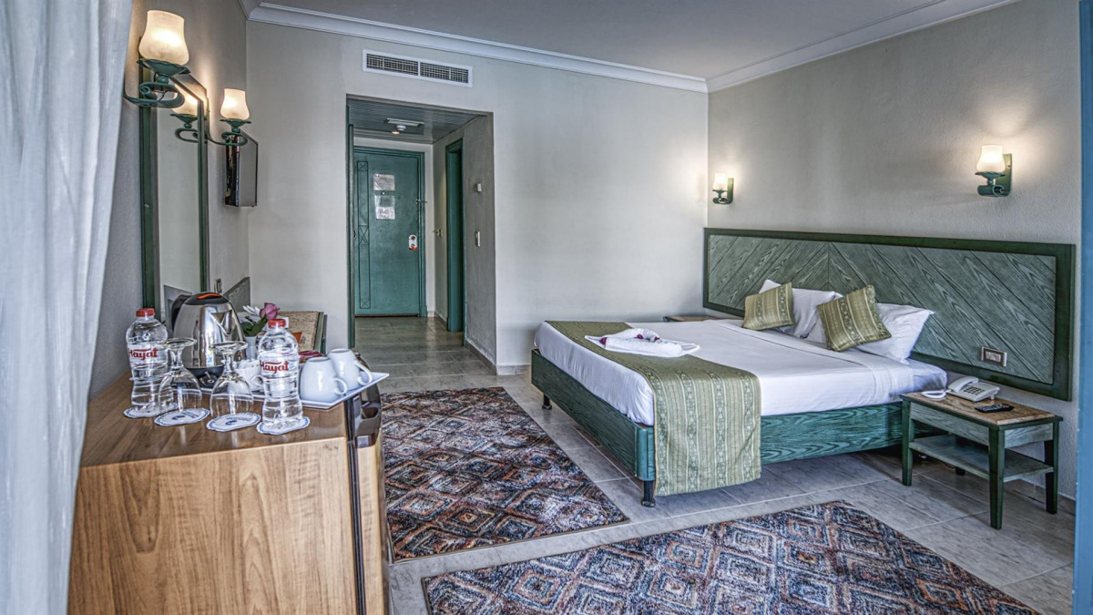 Фото отеля FALCON HILLS