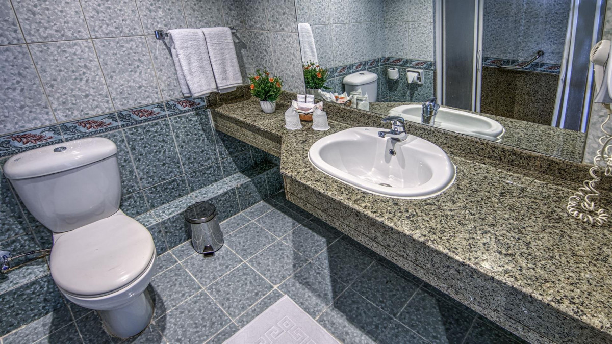 Фото отеля FALCON HILLS