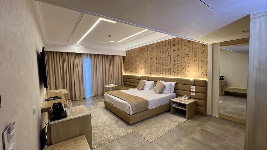 PYRAMIDS PARK RESORT