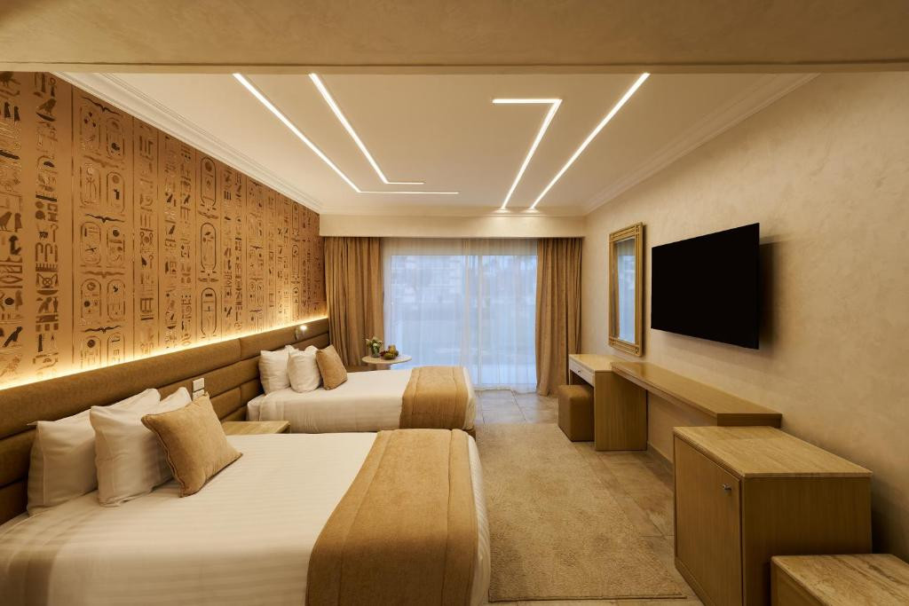 PYRAMIDS PARK RESORT