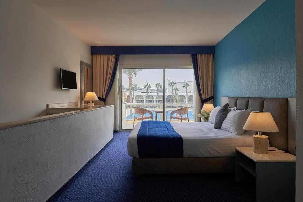 PYRAMIDS PARK RESORT