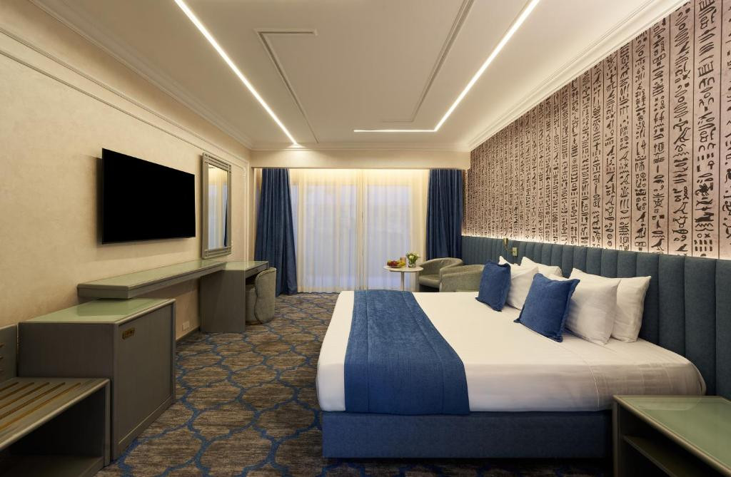 PYRAMIDS PARK RESORT