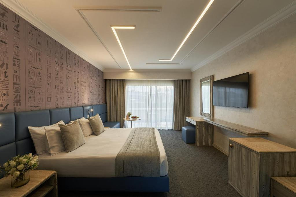 PYRAMIDS PARK RESORT