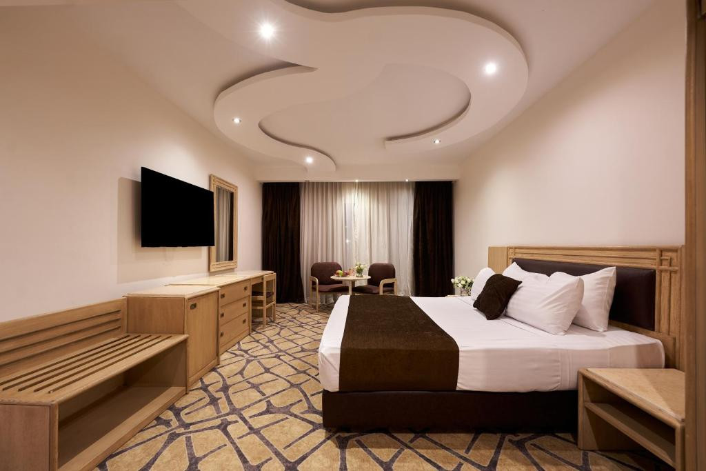 PYRAMIDS PARK RESORT