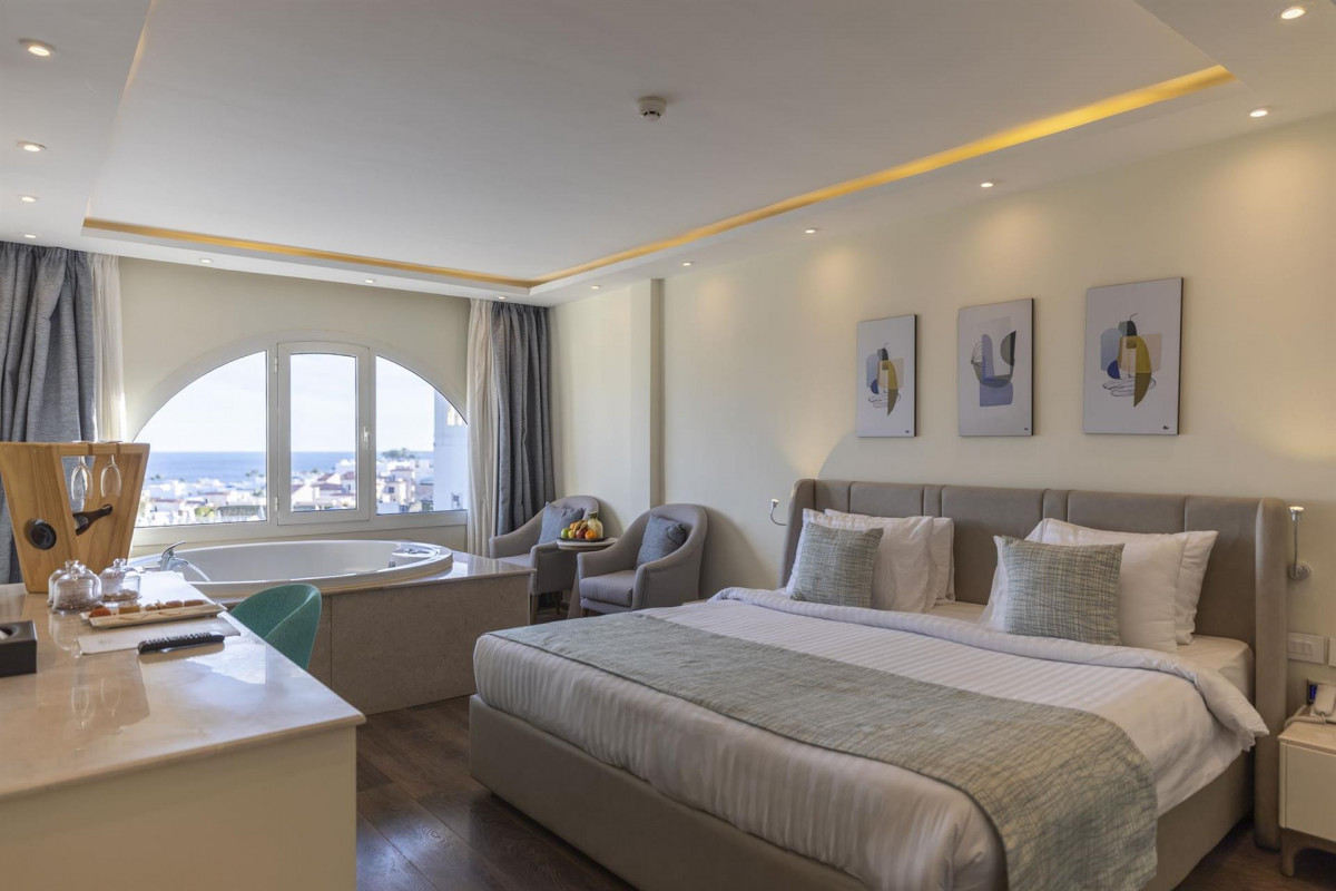 Фото отеля SUNRISE GRAND SELECT MONTEMARE RESORT