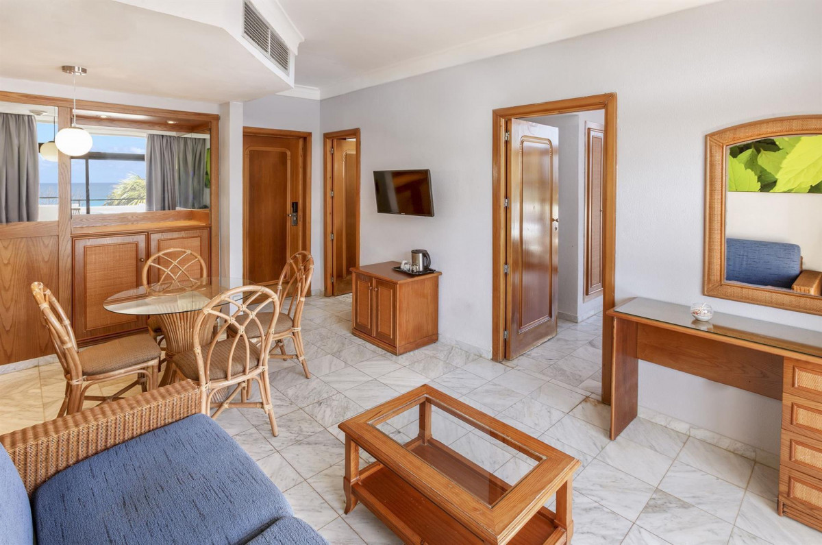 Фото отеля SOL PALMERAS