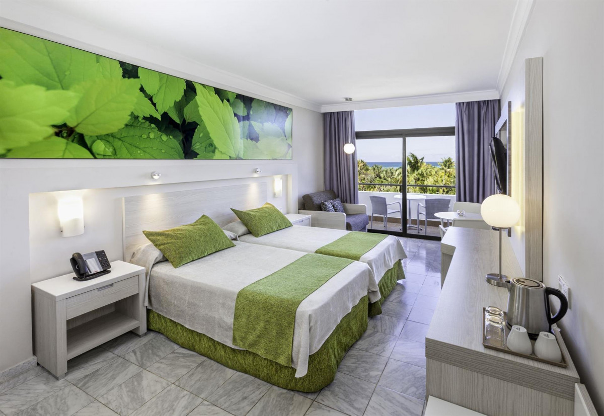 Фото отеля SOL PALMERAS