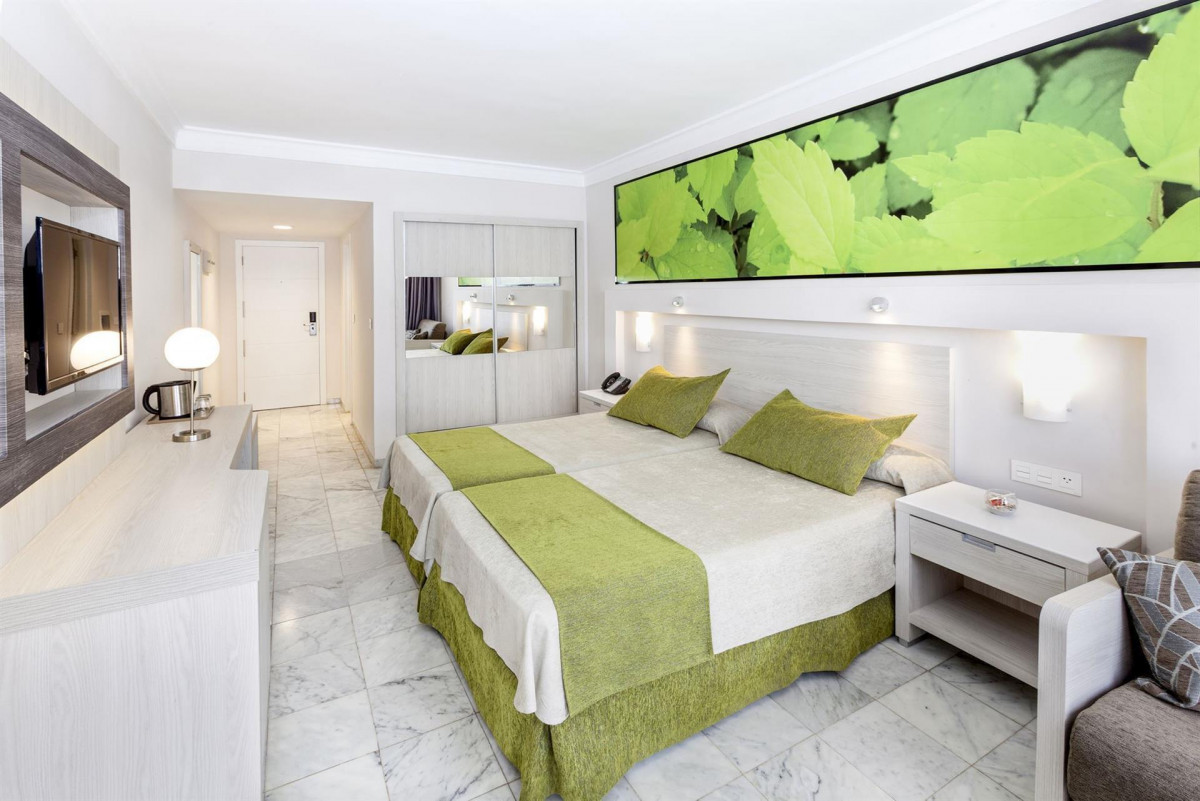 Фото отеля SOL PALMERAS