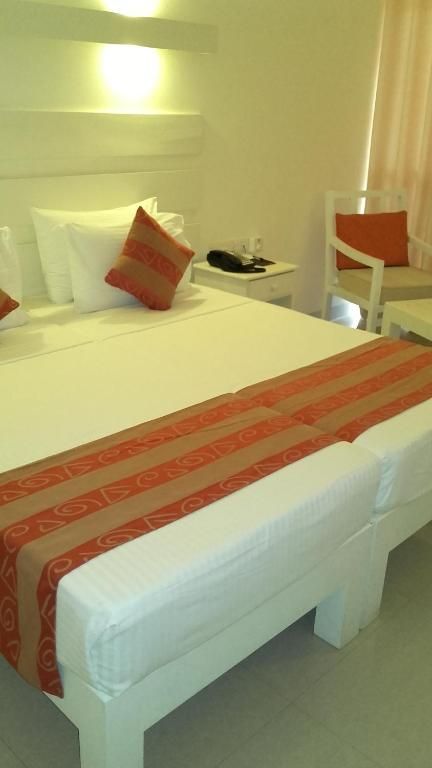 Фото отеля BEACON BEACH