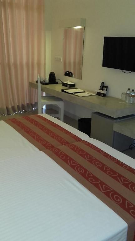 Фото отеля BEACON BEACH