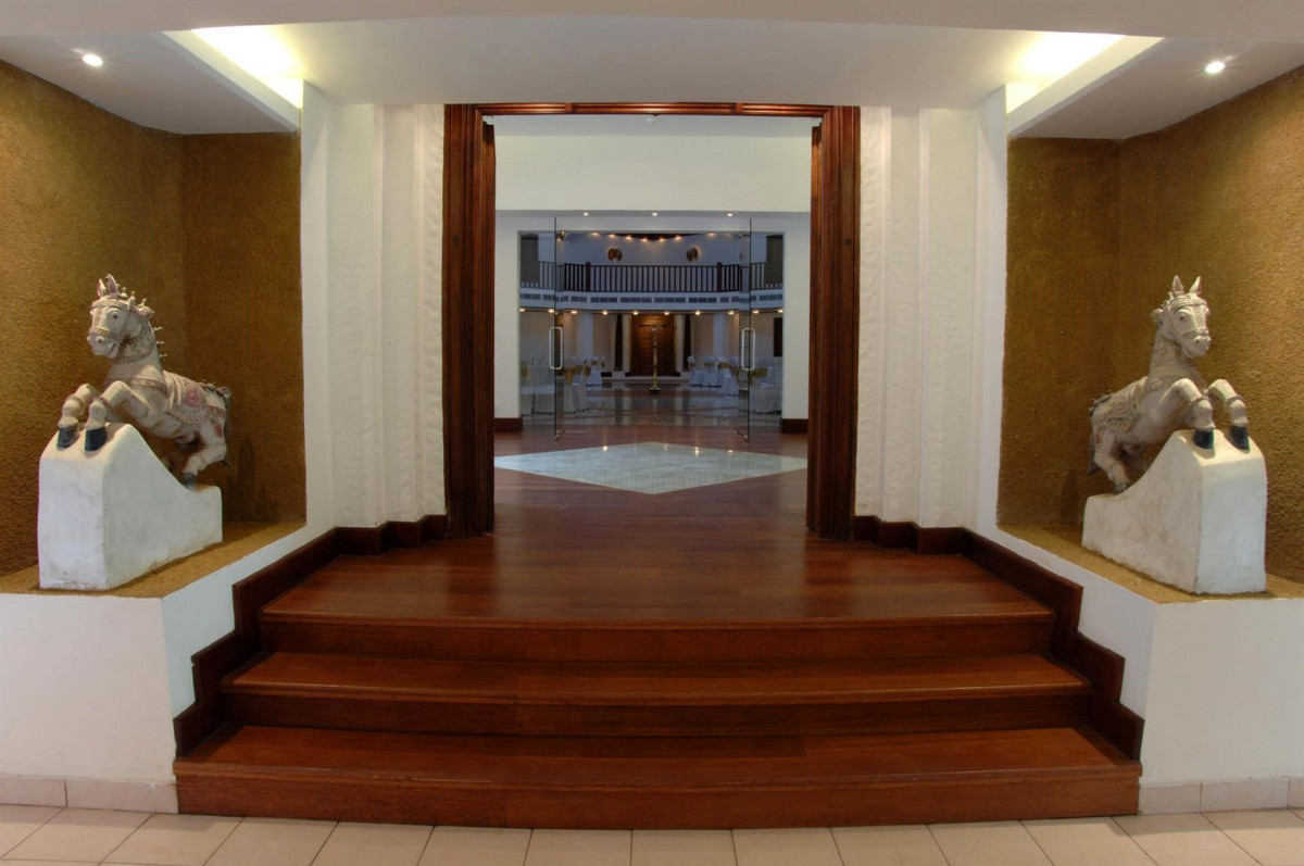 Фото отеля ROYAL PALMS BEACH