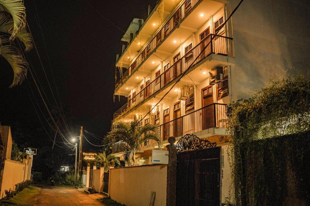 Фото отеля TRAVELLERS HOTEL HIKKADUWA