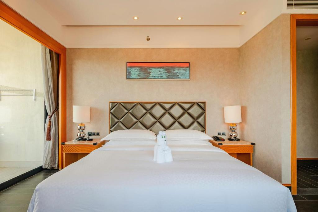 Фото отеля FOUR POINTS BY SHERATON HAINAN SANYA