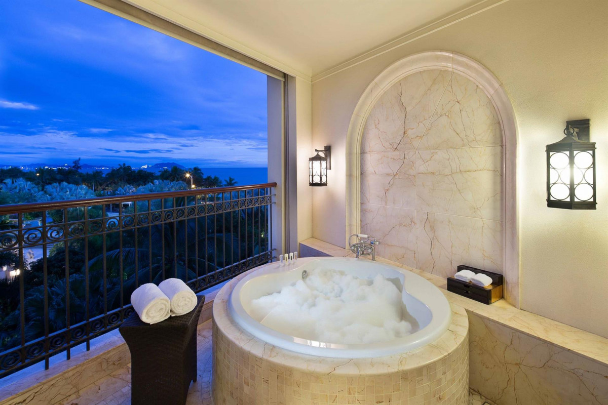 Фото отеля CROWNE PLAZA RESORT SANYA BAY (EX. GRAND FORTUNE BAY)