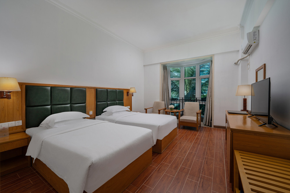 Фото отеля HUAYUAN HOT SPRING SEAVIEW RESORT