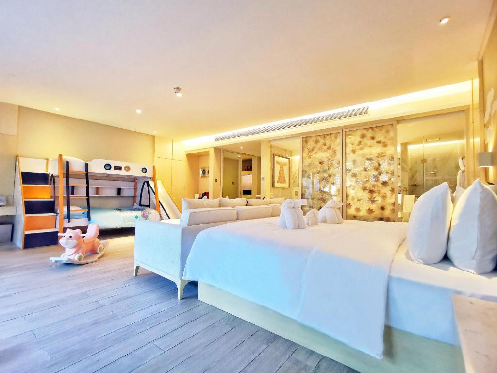 Фото отеля PALACE RESORT YALONG BAY SANYA