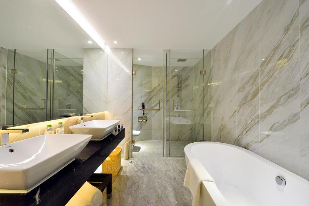 Фото отеля PALACE RESORT YALONG BAY SANYA