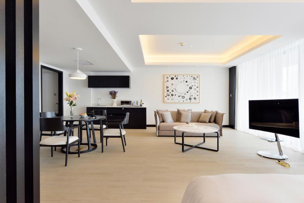 Фото отеля PALACE RESORT YALONG BAY SANYA