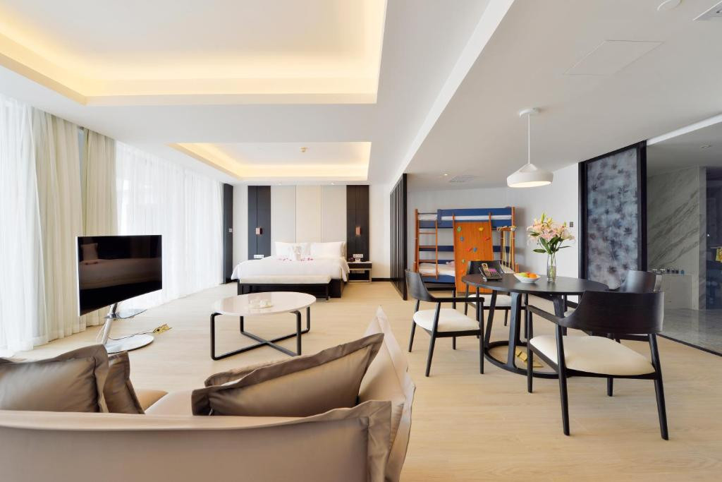 Фото отеля PALACE RESORT YALONG BAY SANYA