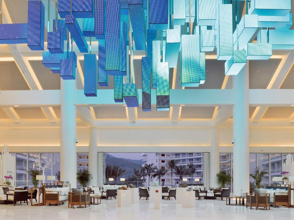 Фото отеля PALACE RESORT YALONG BAY SANYA