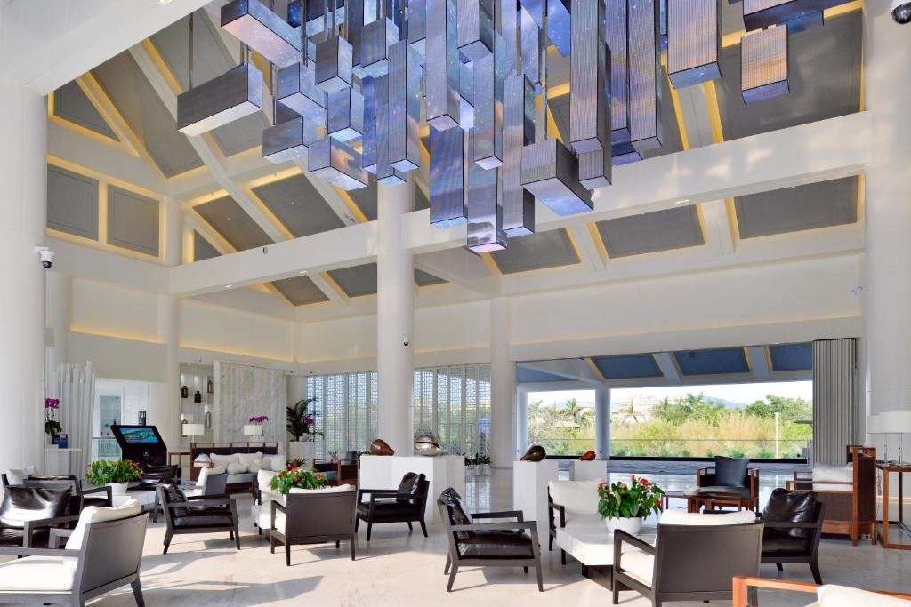 Фото отеля PALACE RESORT YALONG BAY SANYA