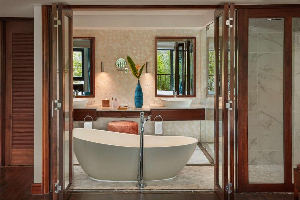 Фото отеля BEST WESTERN PREMIER SONASEA VILLAS