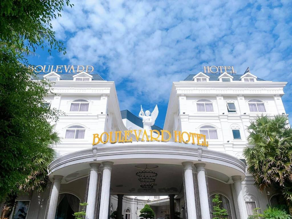 Фото отеля BOULEVARD HOTEL