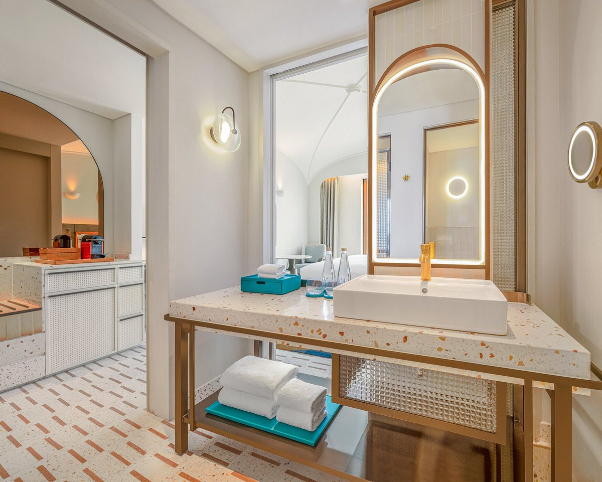 Фото отеля LA FESTA PHU QUOC CURIO COLLECTION BY HILTON