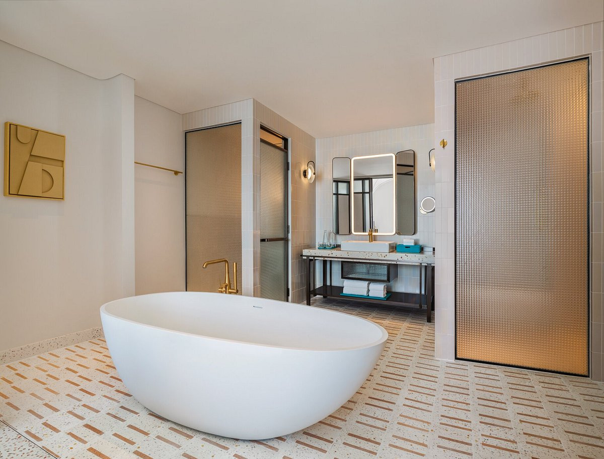 Фото отеля LA FESTA PHU QUOC CURIO COLLECTION BY HILTON