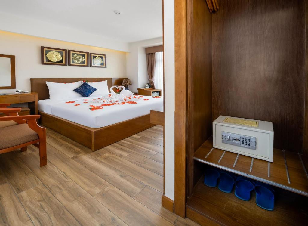 Фото отеля SAPHIA HOTEL NHA TRANG (EX. SOHO HOTEL)