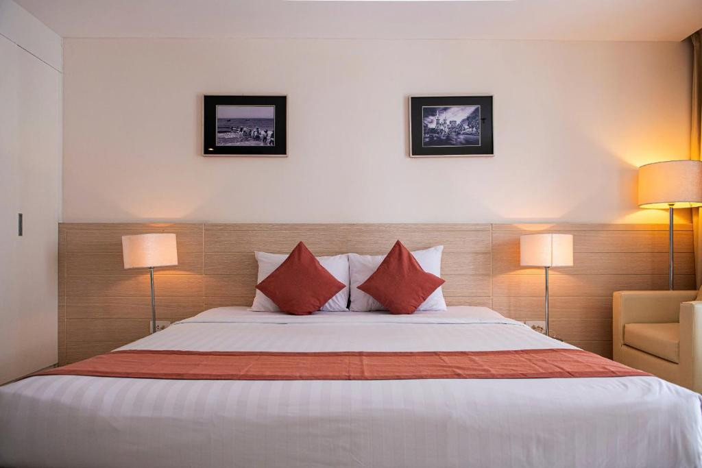 NHI PHI HOTEL