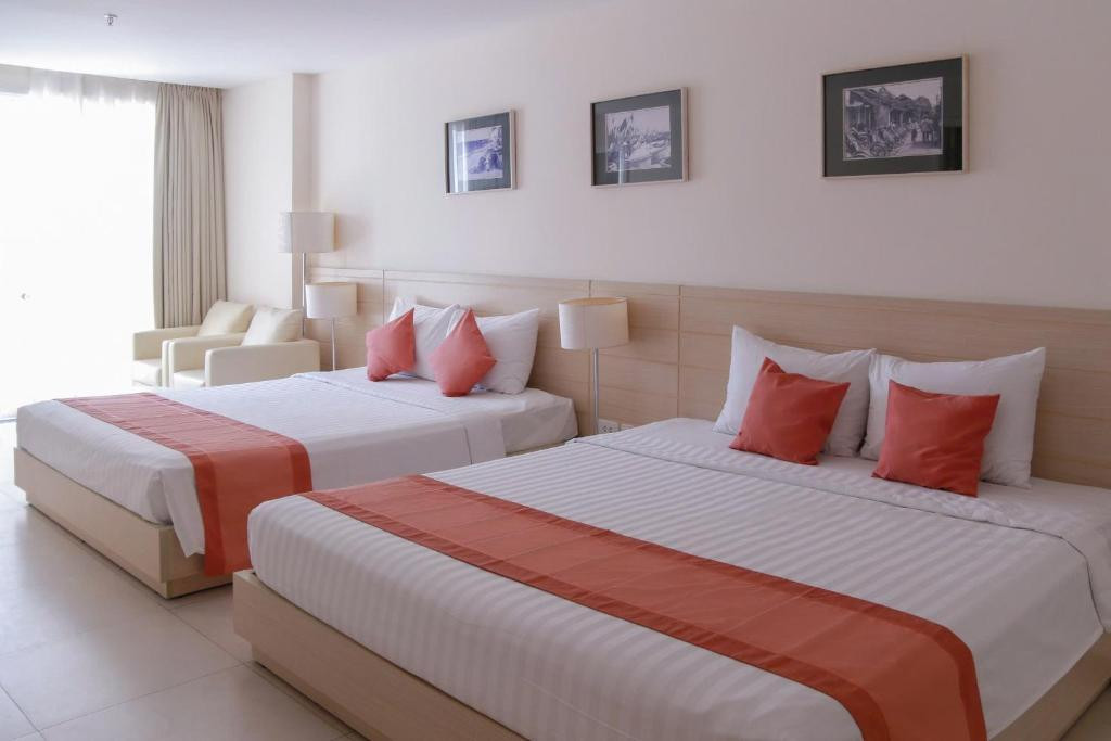 NHI PHI HOTEL