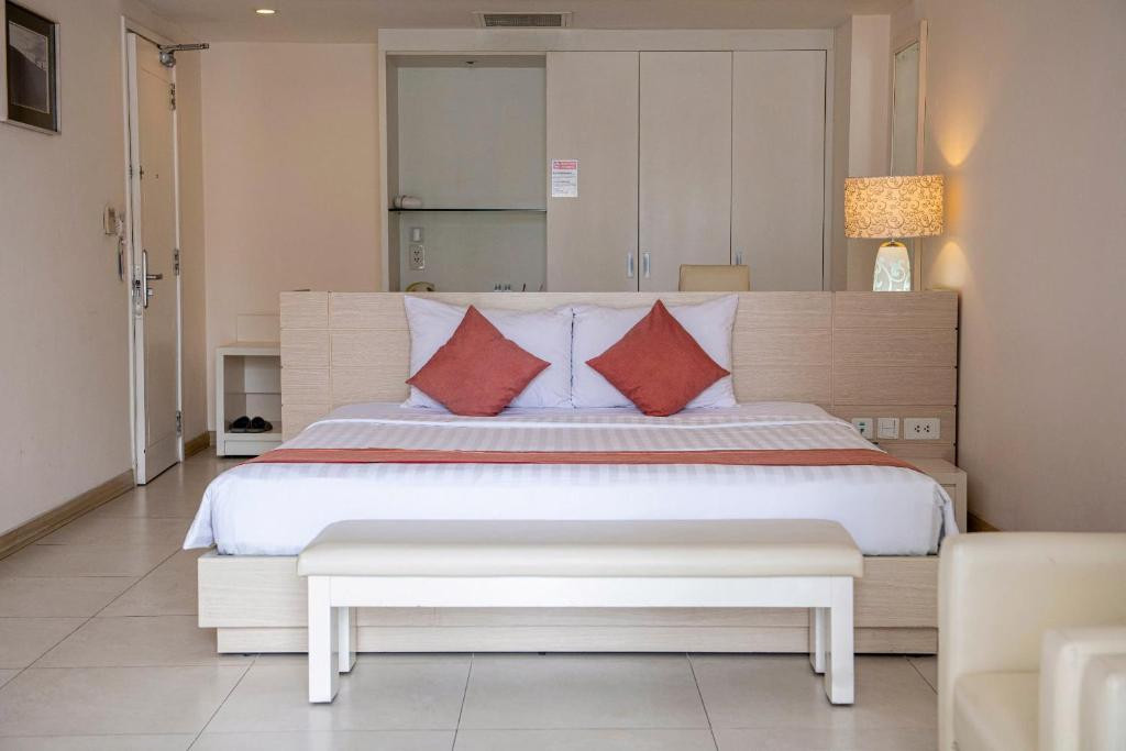 NHI PHI HOTEL