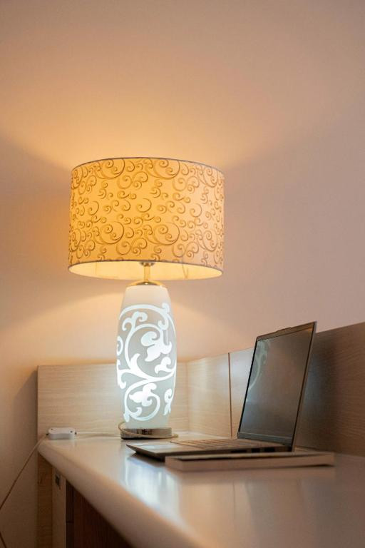NHI PHI HOTEL