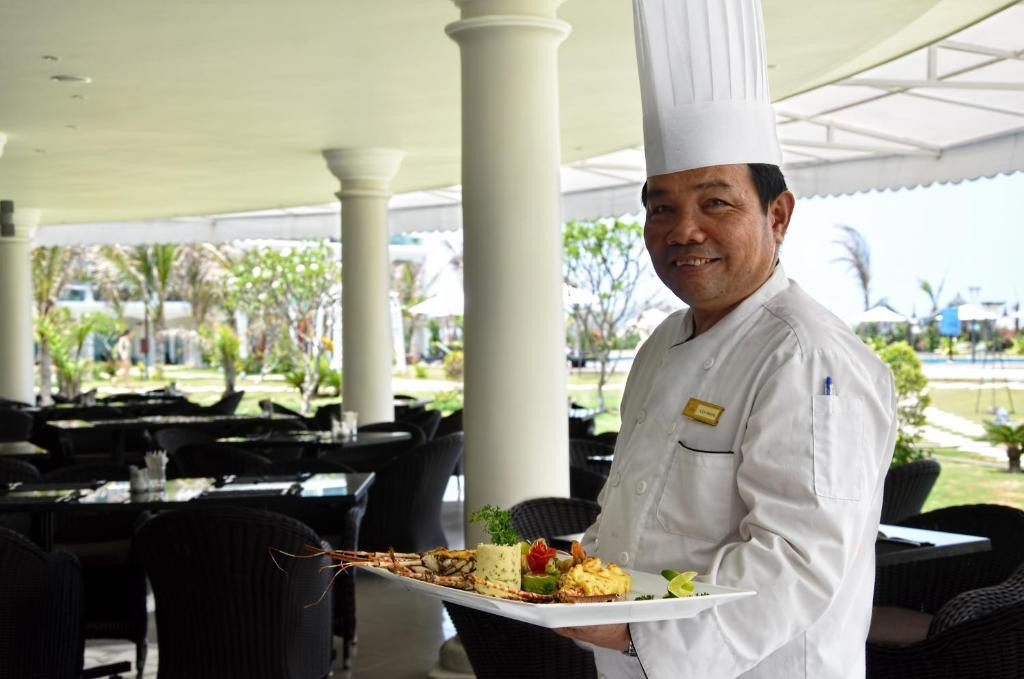 Фото отеля SAILING BAY BEACH RESORT & SPA (EX. DESSOLE SAILING BAY RESORT)