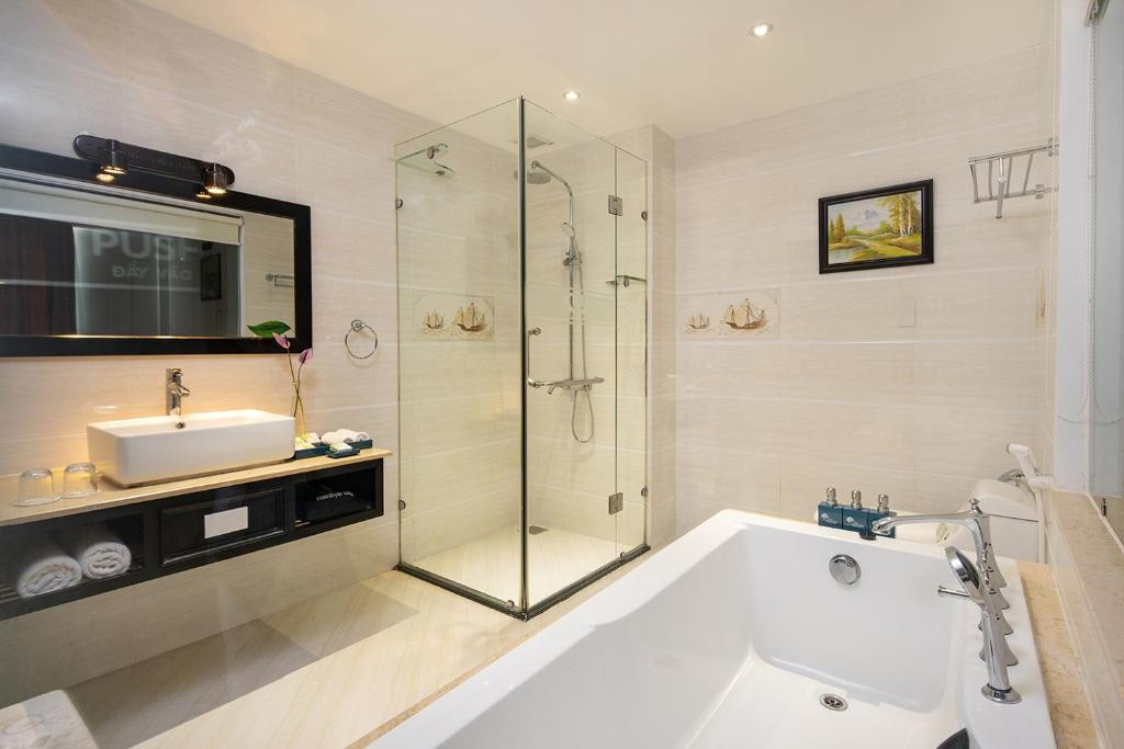 Фото отеля SAILING BAY BEACH RESORT & SPA (EX. DESSOLE SAILING BAY RESORT)