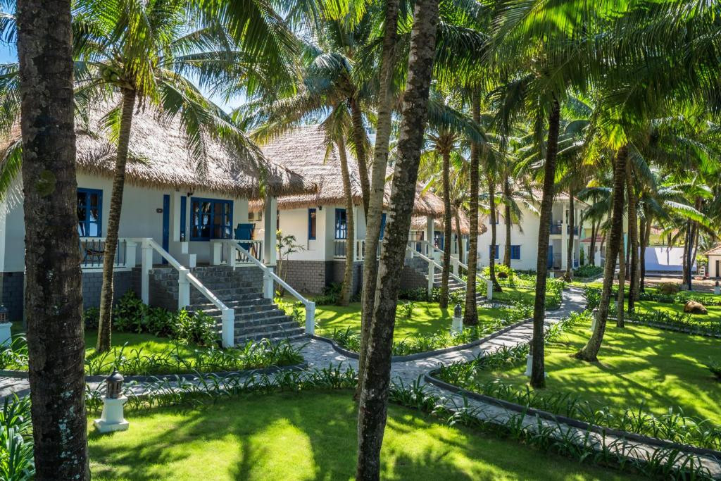 Фото отеля L'AZURE RESORT AND SPA (EX.SASCO BLUE LAGOON RESORT)