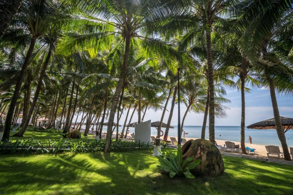 Фото отеля L'AZURE RESORT AND SPA (EX.SASCO BLUE LAGOON RESORT)