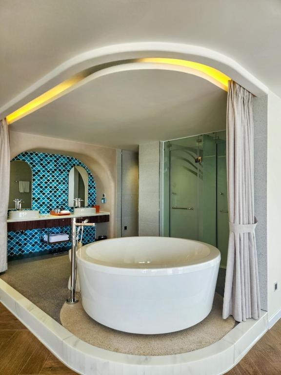 Фото отеля SEASHELLS PHU QUOC HOTEL & SPA