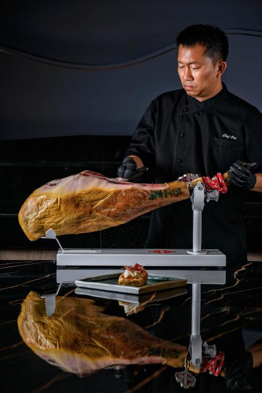 Фото отеля AMORA BEACH RESORT