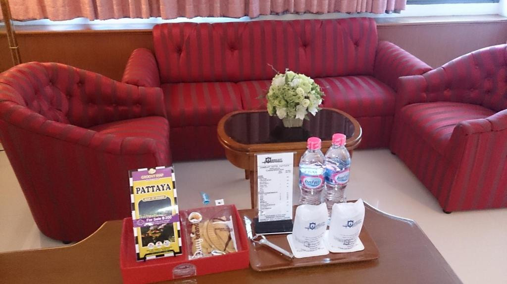 Фото отеля CAMELOT