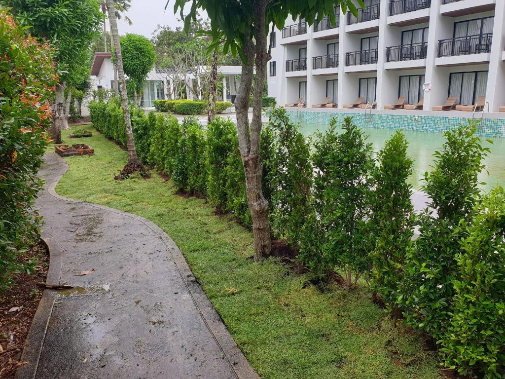 Фото отеля ESTELLA MAI KHAO BEACH RESORT (EX.D VAREE MAI KHAO BEACH RESORT)