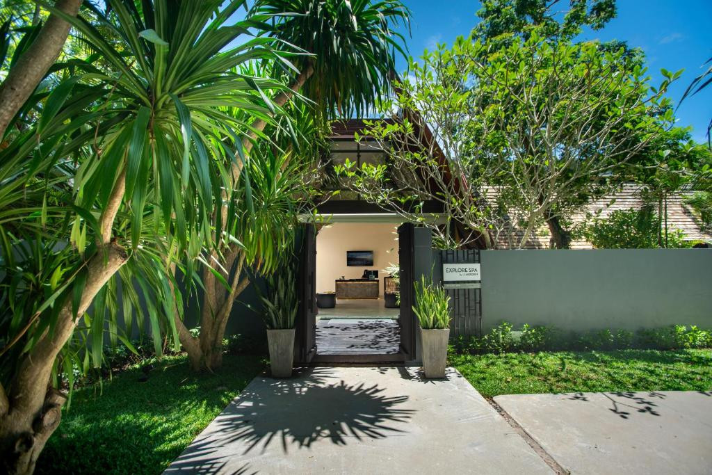 Фото отеля LE MERIDIEN PHUKET MAI KHAO BEACH RESORT