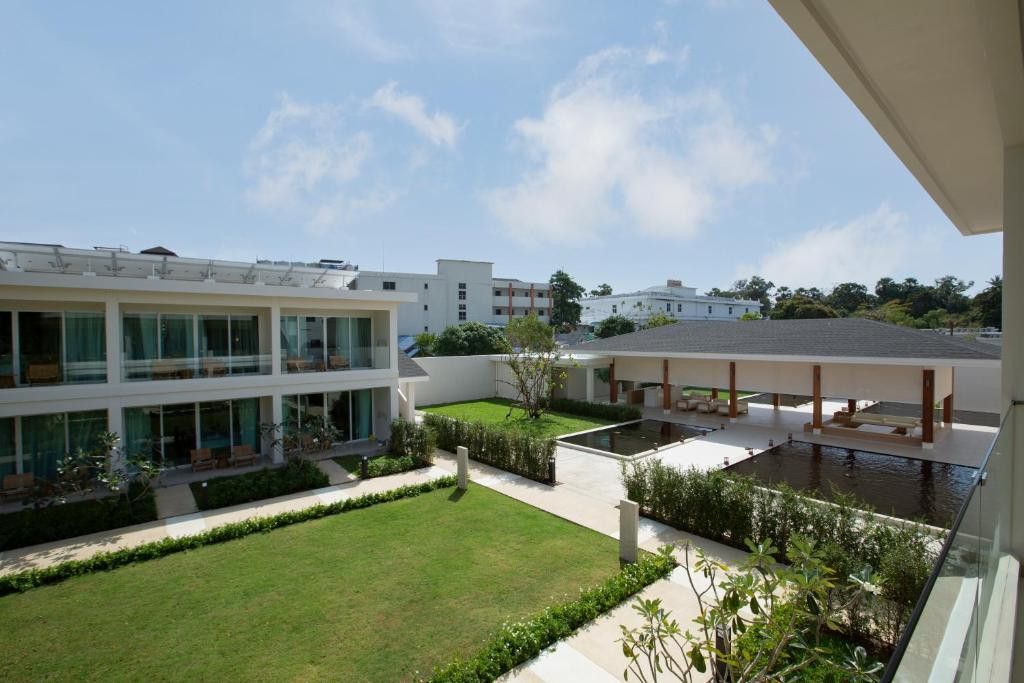 NIRANAPA BOUTIQUE RESORT (EX. KATA COUNTRY HOUSE)