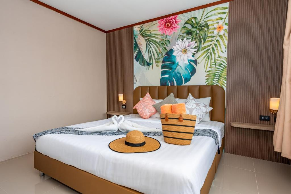 Фото отеля THE OUTDOOR KATA (EX. OUTDOOR INN)