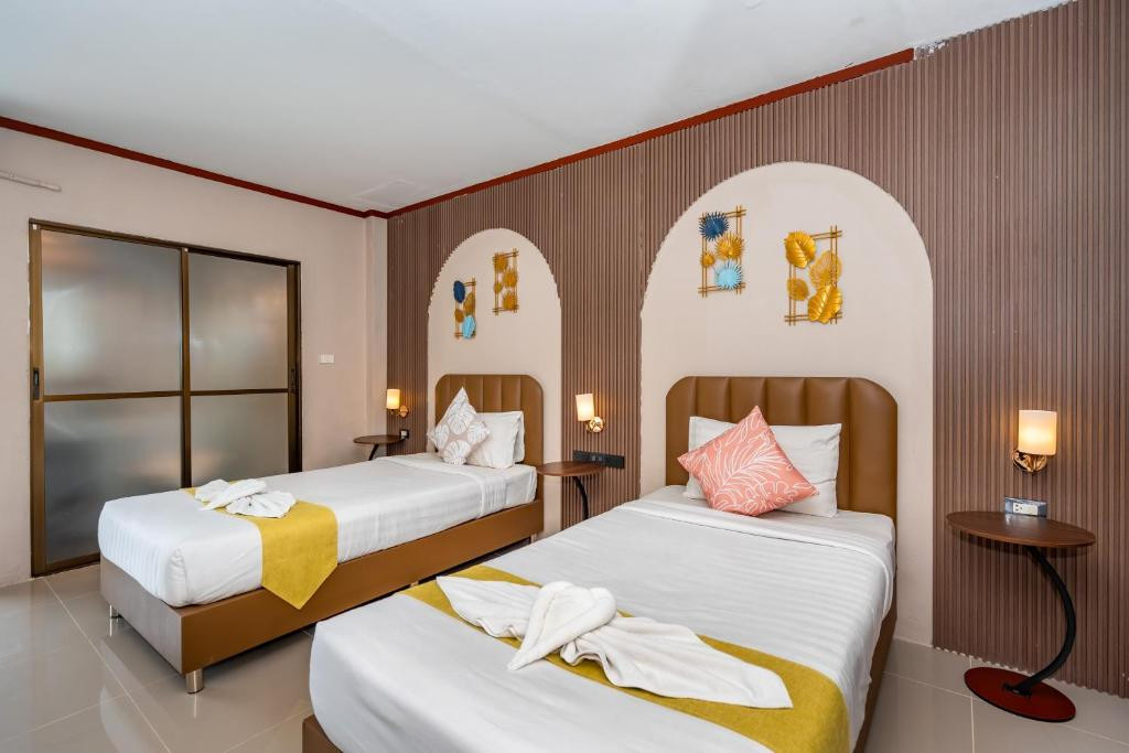 Фото отеля THE OUTDOOR KATA (EX. OUTDOOR INN)