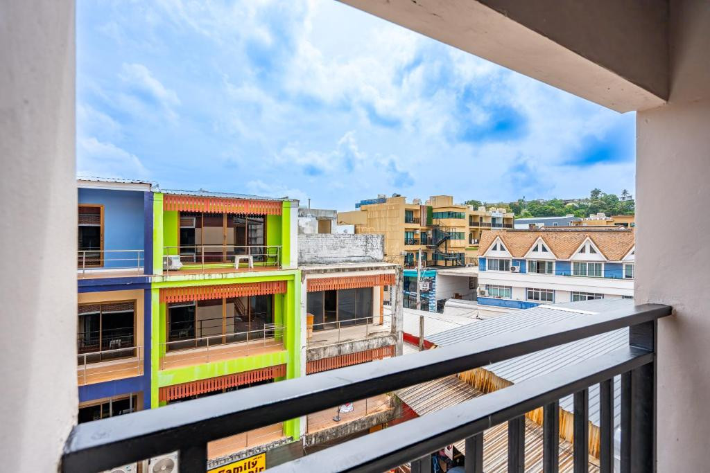 Фото отеля THE OUTDOOR KATA (EX. OUTDOOR INN)