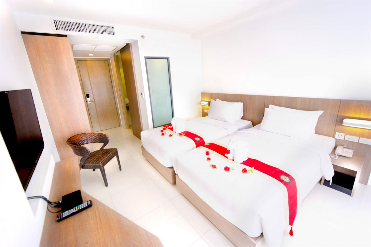 Фото отеля PHOENIX HOTEL KARON BEACH