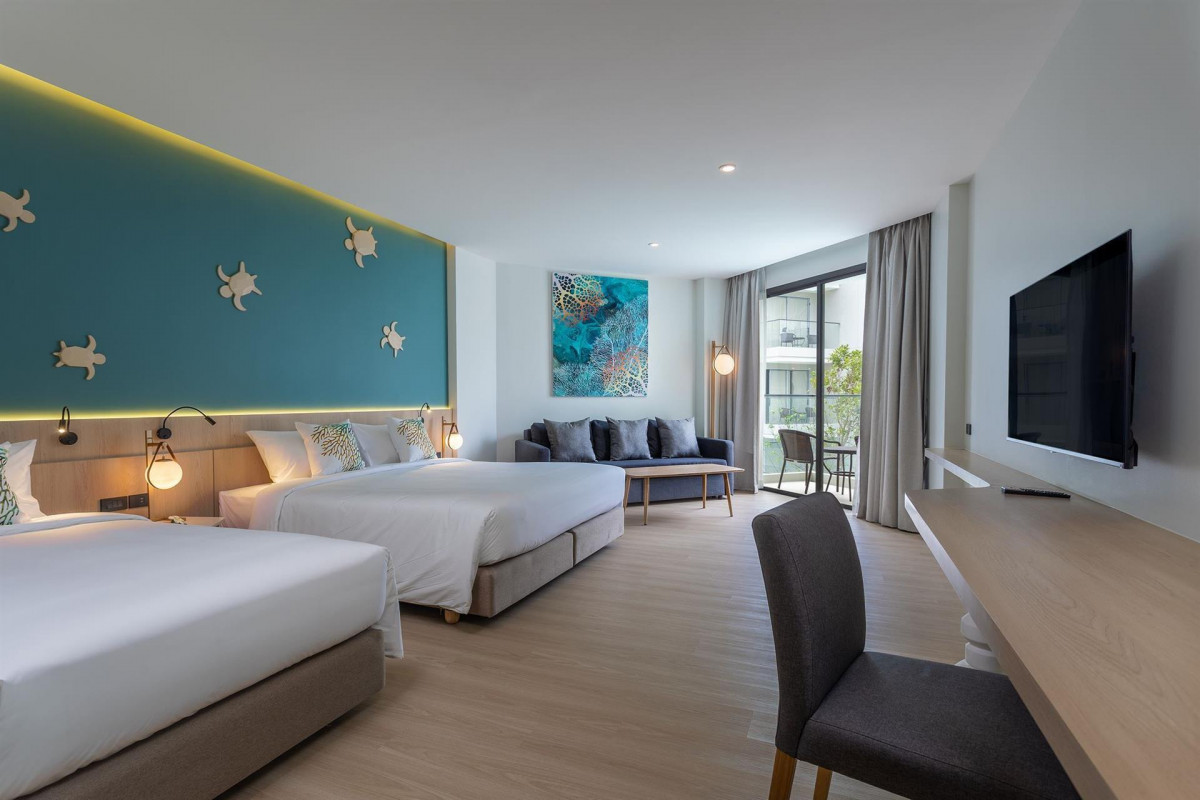 Фото отеля PHUKET EMERALD BEACH RESORT AND SPA